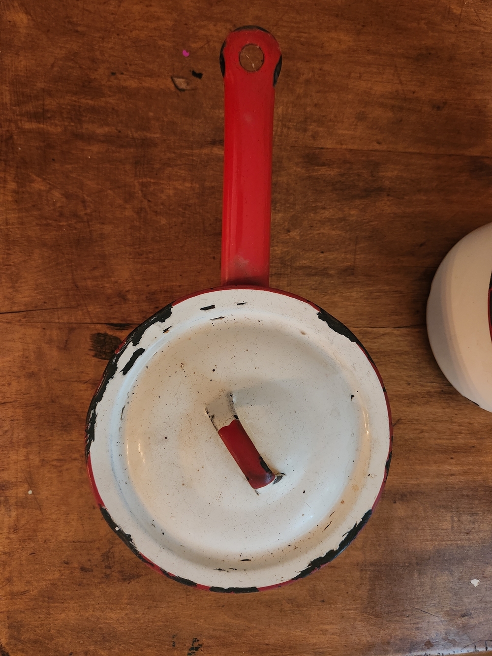 Red Enamel Saucepan with Lid - Classic Kitchen Pan
